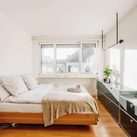 Modern With Balcony In Center A Hoh - Self Checkin *