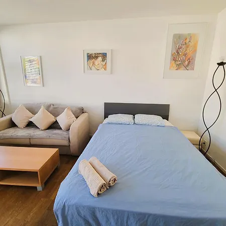 Modern With Balcony In Center A Hoh - Self Checkin Zurich