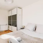 Modern With Balcony In Center A Hoh - Self Checkin Zürih