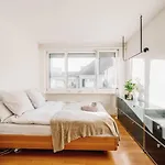 Modern With Balcony In Center A Hoh - Self Checkin *