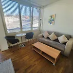 Modern With Balcony In Center A Hoh - Self Checkin Daire *