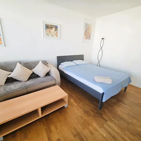 Apartment Modern With Balcony In Center A Hoh - Self Checkin Zurich