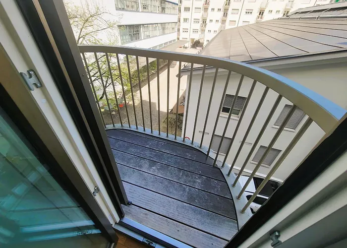 Modern With Balcony In Center A Hoh - Self Checkin Apartment *