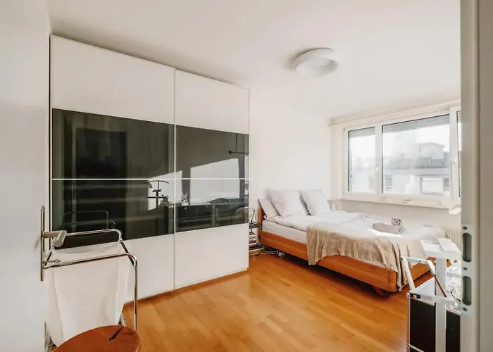 Modern With Balcony In Center A Hoh - Self Checkin *