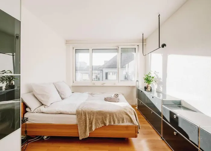 Modern With Balcony In Center A Hoh - Self Checkin *